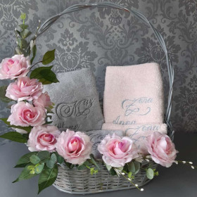 Prezent ślubny kosz prezentowy haftyok.pl